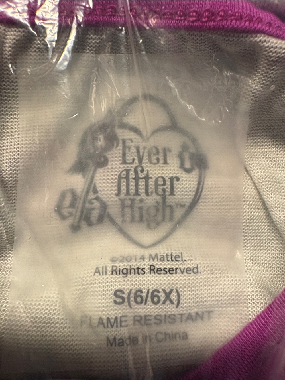 Ever After High Pajamas - Picture 5 of 8
